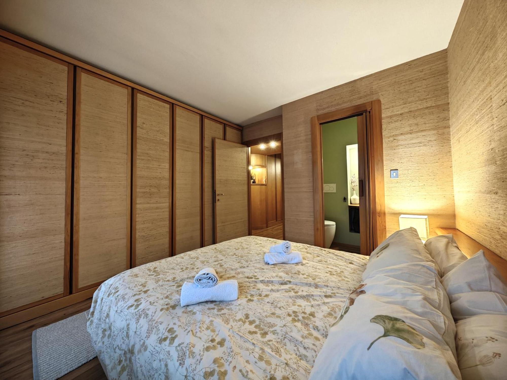 Hostdomus - Il Cerbiatto Apartment Sestriere Exterior photo